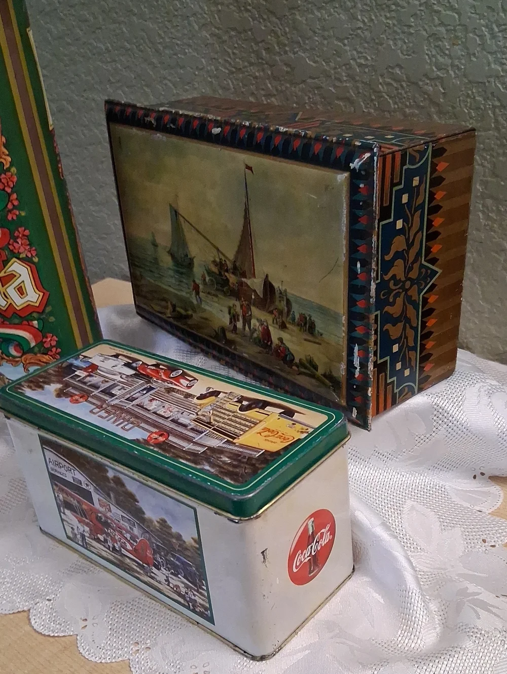 Vintage Tin Lot
